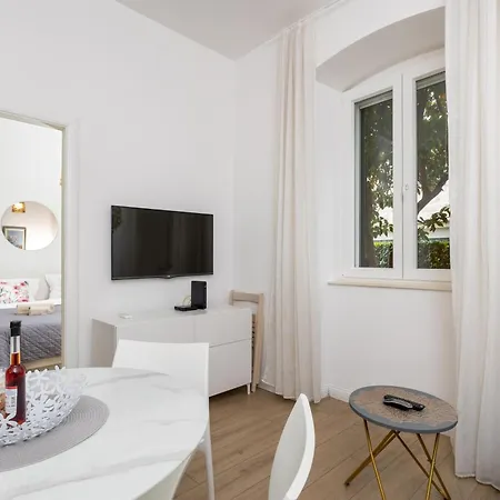 Luka Appartement *